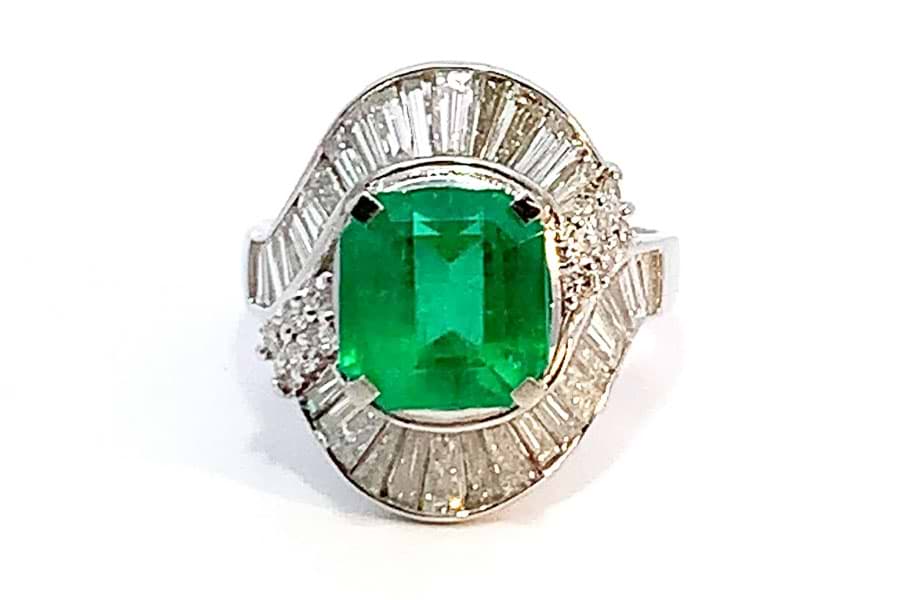 Pt900×エメラルド×ダイヤモンドリング E4.57ct MD2.23ct@ の買取